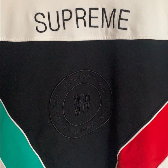 Supreme Sweatshirt - Picture 2 of 5